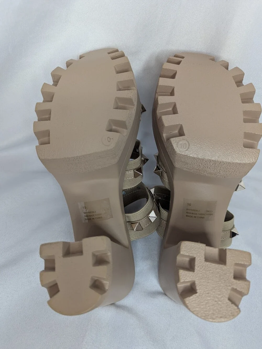 NWOB Cape Robbin Tinley Spikey Platform Chunky Heels Women's Size 10
